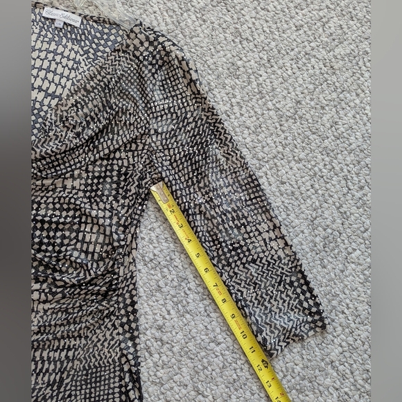 Elegant Women's (Size Large) Black & Tan Cowl Neck Rouched Shimmering Blouse/Top - Picture 12 of 16